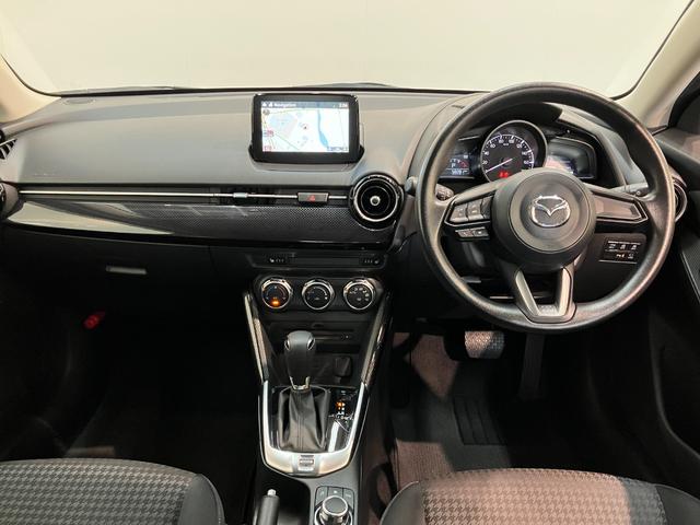 デミオ１５Ｓ　ナビ　パノラマカメラ　ドラレコ　ＬＥＤ　車検整備付コーナーセンサー　ナビ　ＤＶＤ再生　Ｂｌｕｅｔｏｏｔｈ　ＵＳＢ　パノラマカメラ　前後ドラレコ　ＥＴＣ　ＬＥＤ　オートライト　オートエアコン　前席シートヒーター　電格ミラー　社外アルミ　スマートキー（滋賀県）の中古車