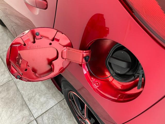 デミオ１５Ｓ　ナビ　パノラマカメラ　ドラレコ　ＬＥＤ　車検整備付コーナーセンサー　ナビ　ＤＶＤ再生　Ｂｌｕｅｔｏｏｔｈ　ＵＳＢ　パノラマカメラ　前後ドラレコ　ＥＴＣ　ＬＥＤ　オートライト　オートエアコン　前席シートヒーター　電格ミラー　社外アルミ　スマートキー（滋賀県）の中古車