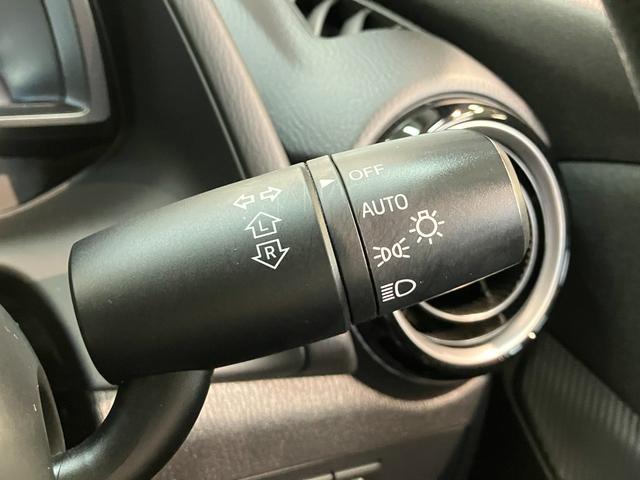 デミオ１５Ｓ　ナビ　パノラマカメラ　ドラレコ　ＬＥＤ　車検整備付コーナーセンサー　ナビ　ＤＶＤ再生　Ｂｌｕｅｔｏｏｔｈ　ＵＳＢ　パノラマカメラ　前後ドラレコ　ＥＴＣ　ＬＥＤ　オートライト　オートエアコン　前席シートヒーター　電格ミラー　社外アルミ　スマートキー（滋賀県）の中古車