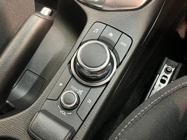 デミオ１５Ｓ　ナビ　パノラマカメラ　ドラレコ　ＬＥＤ　車検整備付コーナーセンサー　ナビ　ＤＶＤ再生　Ｂｌｕｅｔｏｏｔｈ　ＵＳＢ　パノラマカメラ　前後ドラレコ　ＥＴＣ　ＬＥＤ　オートライト　オートエアコン　前席シートヒーター　電格ミラー　社外アルミ　スマートキー（滋賀県）の中古車