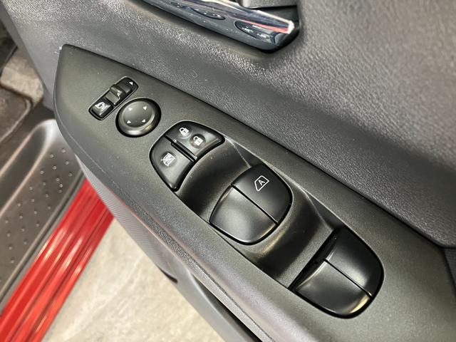 セレナハイウェイスターＶセレクション　９型ナビ　プロパイロット衝突被害軽減ブレーキ　フルセグナビ　ＤＶＤ・ブルーレイ再生　Ｂｌｕｅｔｏｏｔｈ　ＵＳＢ　パノラマカメラ　ドラレコ　ＥＴＣ　フリップダウンモニター　駐車支援システム　プロパイロット　両側電動スライドドア（滋賀県）の中古車