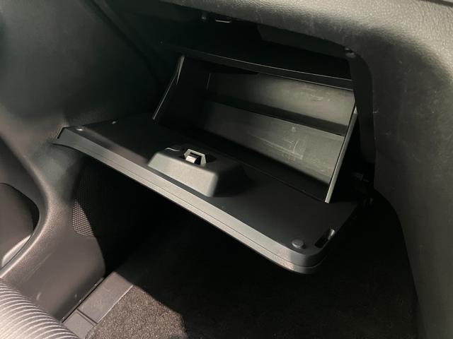 セレナハイウェイスターＶセレクション　９型ナビ　プロパイロット衝突被害軽減ブレーキ　フルセグナビ　ＤＶＤ・ブルーレイ再生　Ｂｌｕｅｔｏｏｔｈ　ＵＳＢ　パノラマカメラ　ドラレコ　ＥＴＣ　フリップダウンモニター　駐車支援システム　プロパイロット　両側電動スライドドア（滋賀県）の中古車