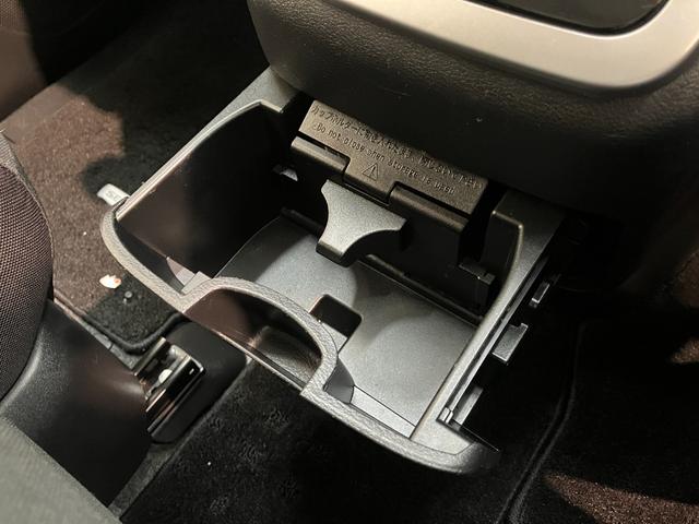 セレナハイウェイスターＶセレクション　９型ナビ　プロパイロット衝突被害軽減ブレーキ　フルセグナビ　ＤＶＤ・ブルーレイ再生　Ｂｌｕｅｔｏｏｔｈ　ＵＳＢ　パノラマカメラ　ドラレコ　ＥＴＣ　フリップダウンモニター　駐車支援システム　プロパイロット　両側電動スライドドア（滋賀県）の中古車