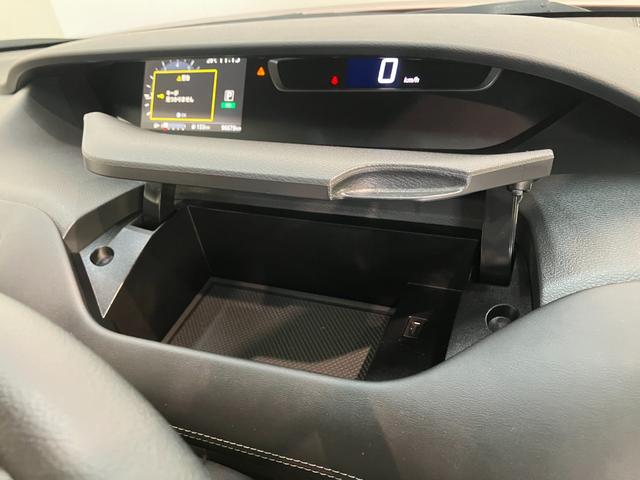 セレナハイウェイスターＶセレクション　９型ナビ　プロパイロット衝突被害軽減ブレーキ　フルセグナビ　ＤＶＤ・ブルーレイ再生　Ｂｌｕｅｔｏｏｔｈ　ＵＳＢ　パノラマカメラ　ドラレコ　ＥＴＣ　フリップダウンモニター　駐車支援システム　プロパイロット　両側電動スライドドア（滋賀県）の中古車