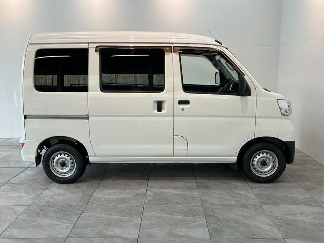 ハイゼットカーゴDX SA3 フルセグナビ キーレス AT車 前席P/W衝突被害軽減ブレーキ スマアシ キーレス 前席パワーウインドウ フルセグナビ DVD再生 Bluetooth LED オートライト マニュアルレベリング エコアイドル タイヤ4本新品交換済み(滋賀県)の中古車
