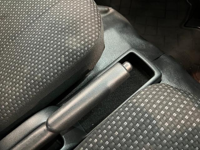 ハイゼットカーゴDX SA3 フルセグナビ キーレス AT車 前席P/W衝突被害軽減ブレーキ スマアシ キーレス 前席パワーウインドウ フルセグナビ DVD再生 Bluetooth LED オートライト マニュアルレベリング エコアイドル タイヤ4本新品交換済み(滋賀県)の中古車