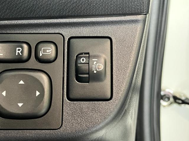 アクアSスタイルブラック フルセグナビ バックカメラ スマートキートヨタセーフティセンス フルセグナビ DVD再生 Bluetooth USB バックカメラ ETC オートエアコン オートライト 社外アルミ 電動格納式ミラー スマートキー ハイブリッド車(滋賀県)の中古車
