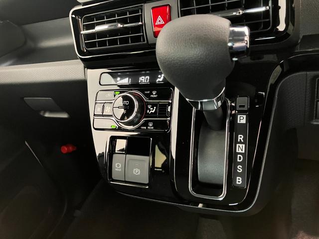 タントカスタムＸリミテッド　レーダークルコン　届出済未使用車衝突被害軽減ブレーキ　コーナーセンサー　バックカメラ（ナビ装着時用）　両側電動スライドドア　前席シートヒーター　電動パーキングブレーキ　ＬＥＤ　オートライト　オートエアコン　クルコン　スマートキー（滋賀県）の中古車