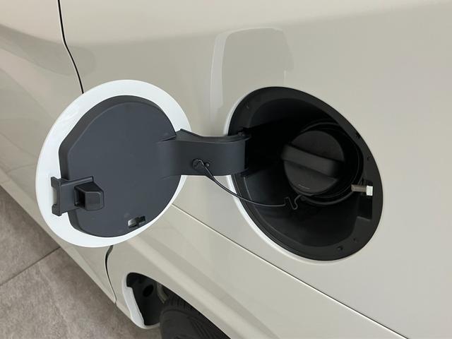 トールカスタムＧ　９型ディスプレイオーディオ　バックカメラ衝突被害軽減ブレーキ　コーナーセンサー　９型ディスプレイオーディオ　フルセグ　Ｂｌｕｅｔｏｏｔｈ　ＵＳＢ　バックカメラ　両側電動スライドドア　ＬＥＤ　レーダークルーズ　スマートキー　エコアイドル（滋賀県）の中古車