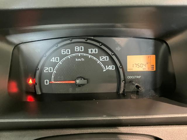 ハイゼットトラックスタンダード 4WD 5MT 走行1万8千キロ弱パートタイム4WD 5速マニュアル車 AM/FMラジオ パワステ マニュアルエアコン マニュアルレベリング 4枚リーフスプリング 荷台マット ゲートプロテクター バッテリーカバー(滋賀県)の中古車