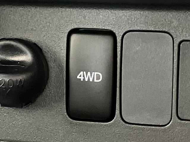 ハイゼットトラックスタンダード 4WD 5MT 走行1万8千キロ弱パートタイム4WD 5速マニュアル車 AM/FMラジオ パワステ マニュアルエアコン マニュアルレベリング 4枚リーフスプリング 荷台マット ゲートプロテクター バッテリーカバー(滋賀県)の中古車
