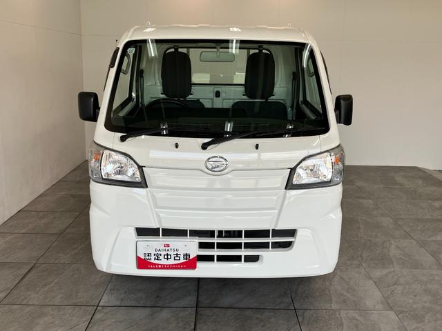 ハイゼットトラックスタンダード 4WD 5MT 走行1万8千キロ弱パートタイム4WD 5速マニュアル車 AM/FMラジオ パワステ マニュアルエアコン マニュアルレベリング 4枚リーフスプリング 荷台マット ゲートプロテクター バッテリーカバー(滋賀県)の中古車