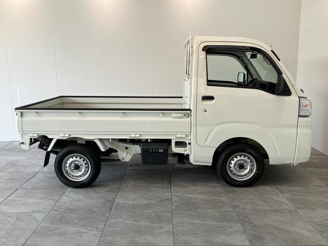 ハイゼットトラックスタンダード 4WD 5MT 走行1万8千キロ弱パートタイム4WD 5速マニュアル車 AM/FMラジオ パワステ マニュアルエアコン マニュアルレベリング 4枚リーフスプリング 荷台マット ゲートプロテクター バッテリーカバー(滋賀県)の中古車