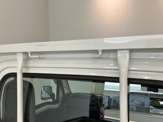 ハイゼットトラックスタンダード 4WD 5MT 走行1万8千キロ弱パートタイム4WD 5速マニュアル車 AM/FMラジオ パワステ マニュアルエアコン マニュアルレベリング 4枚リーフスプリング 荷台マット ゲートプロテクター バッテリーカバー(滋賀県)の中古車
