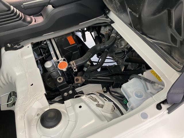 ハイゼットトラックスタンダード 4WD 5MT 走行1万8千キロ弱パートタイム4WD 5速マニュアル車 AM/FMラジオ パワステ マニュアルエアコン マニュアルレベリング 4枚リーフスプリング 荷台マット ゲートプロテクター バッテリーカバー(滋賀県)の中古車