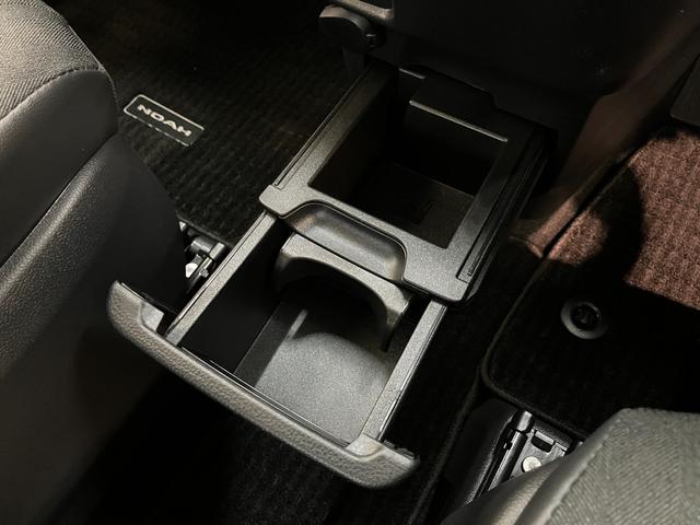 ノアG フルセグナビ バックカメラ 両側パワスラ レーダクルーズトヨタセーフティセンス コーナーセンサー フルセグナビ Bluetooth バックカメラ ETC 両側電動スライドドア 左スライドドアオートステップ LED ダブルエアコン クルコン スマートキー(滋賀県)の中古車