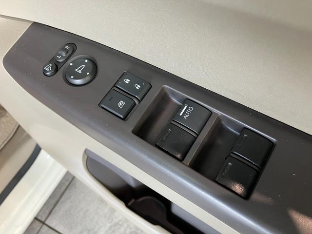 Ｎ−ＢＯＸＧ　ＳＳパッケージ　フルセグナビ　バックカメラ　車検整備付衝突被害軽減ブレーキ　フルセグナビ　ＤＶＤ再生　Ｂｌｕｅｔｏｏｔｈ　ＵＳＢ　バックカメラ　ＥＴＣ　両側電動スライドドア　ＨＩＤ　オートライト　オートエアコン　前席シートヒーター　スマートキー（滋賀県）の中古車