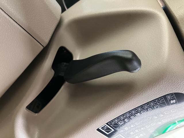 Ｎ−ＢＯＸＧ　ＳＳパッケージ　フルセグナビ　バックカメラ　車検整備付衝突被害軽減ブレーキ　フルセグナビ　ＤＶＤ再生　Ｂｌｕｅｔｏｏｔｈ　ＵＳＢ　バックカメラ　ＥＴＣ　両側電動スライドドア　ＨＩＤ　オートライト　オートエアコン　前席シートヒーター　スマートキー（滋賀県）の中古車