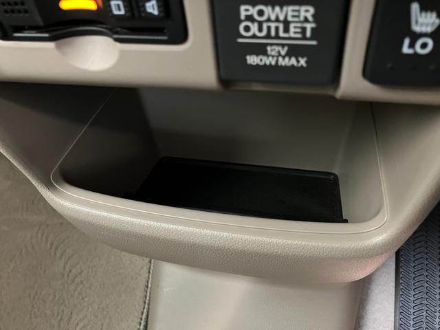 Ｎ−ＢＯＸＧ　ＳＳパッケージ　フルセグナビ　バックカメラ　車検整備付衝突被害軽減ブレーキ　フルセグナビ　ＤＶＤ再生　Ｂｌｕｅｔｏｏｔｈ　ＵＳＢ　バックカメラ　ＥＴＣ　両側電動スライドドア　ＨＩＤ　オートライト　オートエアコン　前席シートヒーター　スマートキー（滋賀県）の中古車