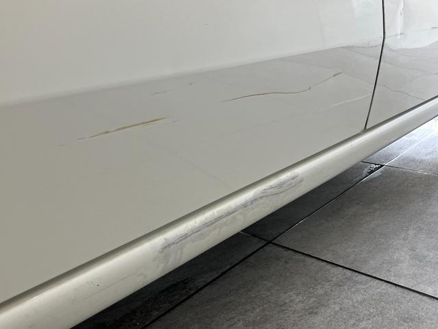 Ｎ−ＢＯＸＧ　ＳＳパッケージ　フルセグナビ　バックカメラ　車検整備付衝突被害軽減ブレーキ　フルセグナビ　ＤＶＤ再生　Ｂｌｕｅｔｏｏｔｈ　ＵＳＢ　バックカメラ　ＥＴＣ　両側電動スライドドア　ＨＩＤ　オートライト　オートエアコン　前席シートヒーター　スマートキー（滋賀県）の中古車