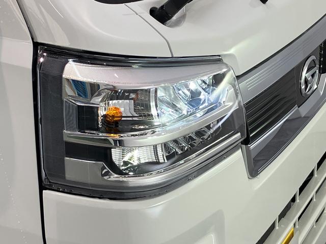 ハイゼットトラックジャンボエクストラ　４ＷＤ　９型Ｄ・Ａ　届出済未使用車衝突被害軽減ブレーキ　コーナーセンサー　９型ディスプレイオーディオ　Ｂｌｕｅｔｏｏｔｈ　ＵＳＢ　バックカメラ　ＬＥＤ　スマートキー　パワーウインドウ　４ＷＤ　デフロック　荷台作業灯　ストロング防錆（滋賀県）の中古車