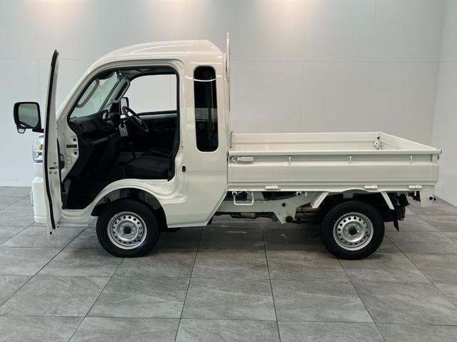 ハイゼットトラックジャンボエクストラ　４ＷＤ　９型Ｄ・Ａ　届出済未使用車衝突被害軽減ブレーキ　コーナーセンサー　９型ディスプレイオーディオ　Ｂｌｕｅｔｏｏｔｈ　ＵＳＢ　バックカメラ　ＬＥＤ　スマートキー　パワーウインドウ　４ＷＤ　デフロック　荷台作業灯　ストロング防錆（滋賀県）の中古車