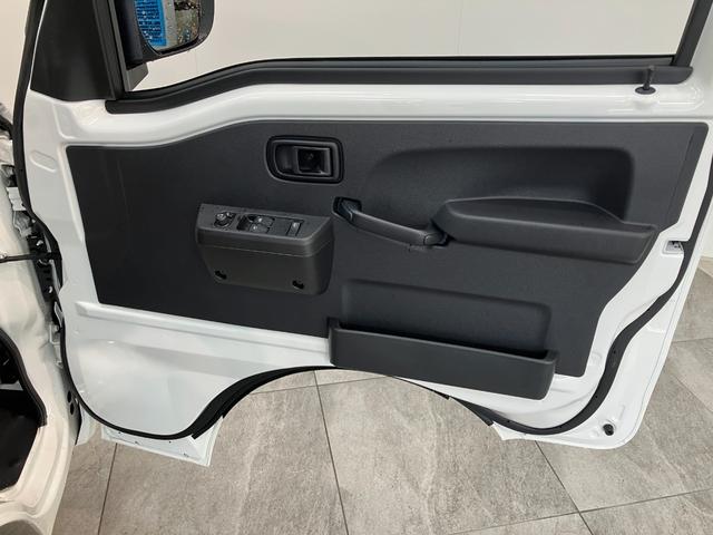 ハイゼットトラックジャンボエクストラ　４ＷＤ　９型Ｄ・Ａ　届出済未使用車衝突被害軽減ブレーキ　コーナーセンサー　９型ディスプレイオーディオ　Ｂｌｕｅｔｏｏｔｈ　ＵＳＢ　バックカメラ　ＬＥＤ　スマートキー　パワーウインドウ　４ＷＤ　デフロック　荷台作業灯　ストロング防錆（滋賀県）の中古車