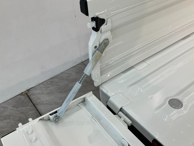 ハイゼットトラックジャンボエクストラ　４ＷＤ　９型Ｄ・Ａ　届出済未使用車衝突被害軽減ブレーキ　コーナーセンサー　９型ディスプレイオーディオ　Ｂｌｕｅｔｏｏｔｈ　ＵＳＢ　バックカメラ　ＬＥＤ　スマートキー　パワーウインドウ　４ＷＤ　デフロック　荷台作業灯　ストロング防錆（滋賀県）の中古車