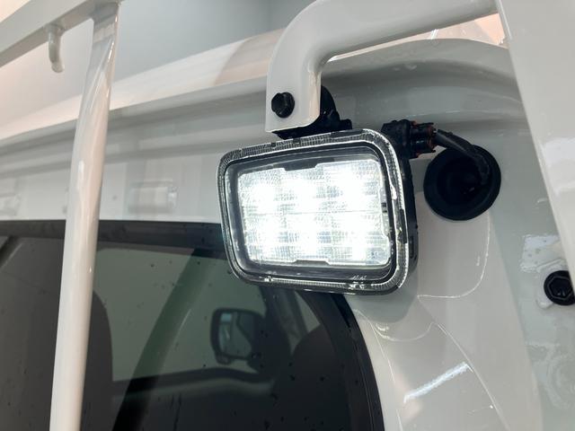 ハイゼットトラックジャンボエクストラ　４ＷＤ　９型Ｄ・Ａ　届出済未使用車衝突被害軽減ブレーキ　コーナーセンサー　９型ディスプレイオーディオ　Ｂｌｕｅｔｏｏｔｈ　ＵＳＢ　バックカメラ　ＬＥＤ　スマートキー　パワーウインドウ　４ＷＤ　デフロック　荷台作業灯　ストロング防錆（滋賀県）の中古車