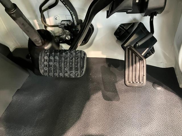 ハイゼットトラックジャンボエクストラ　４ＷＤ　９型Ｄ・Ａ　届出済未使用車衝突被害軽減ブレーキ　コーナーセンサー　９型ディスプレイオーディオ　Ｂｌｕｅｔｏｏｔｈ　ＵＳＢ　バックカメラ　ＬＥＤ　スマートキー　パワーウインドウ　４ＷＤ　デフロック　荷台作業灯　ストロング防錆（滋賀県）の中古車