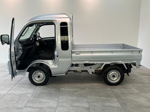 ハイゼットトラックジャンボエクストラ 4WD CVT 9D.A 届出済未使用車衝突被害軽減ブレーキ コーナーセンサー 9型ディスプレイオーディオ Bluetooth USB バックカメラ LED スマートキー パワーウインドウ 電動格納式ミラー 4WD デフロック 荷台作業灯(滋賀県)の中古車