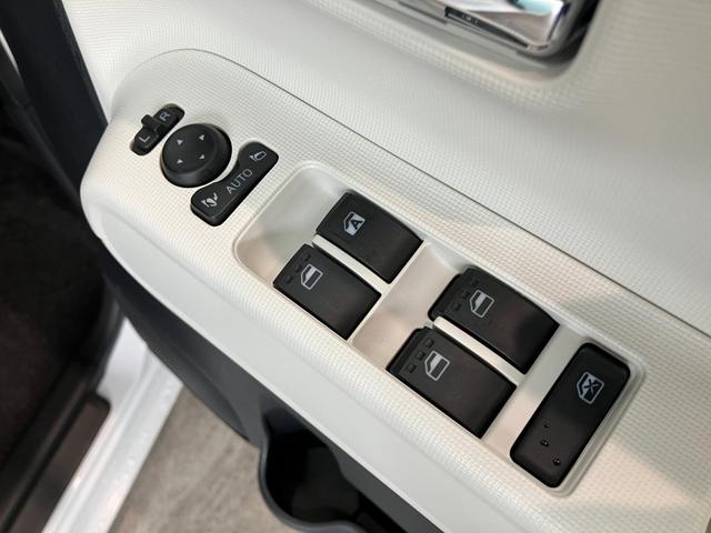ムーヴキャンバスストライプスＧ　両側電動スライドドア　届出済未使用車衝突被害軽減ブレーキ　コーナーセンサー　バックカメラ（ナビ装着時用）　両側電動スライドドア　前席シートヒーター　電動パーキングブレーキ　ＬＥＤ　オートライト　オートエアコン　スマートキー　エコアイドル（滋賀県）の中古車