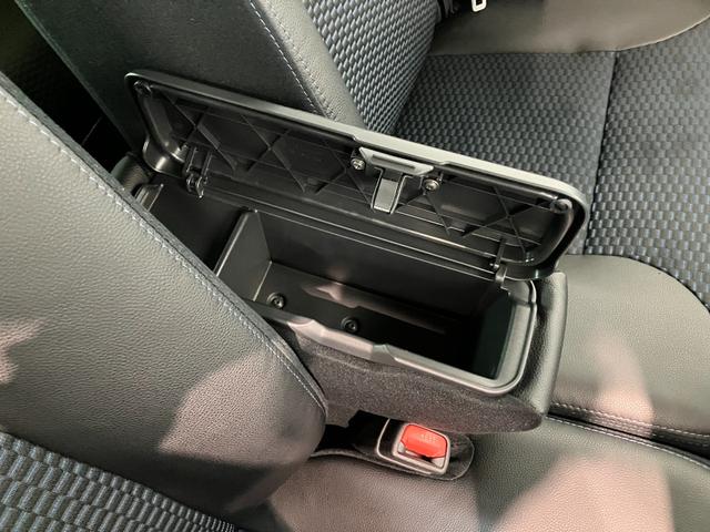 タントカスタムＲＳリミテッド　ターボ　両側パワスラ　届出済未使用車衝突被害軽減ブレーキ　コーナーセンサー　バックカメラ（ナビ装着時用）　両側電動スライドドア　前席シートヒーター　レーダークルーズ　ＬＥＤ　オートライト　オートエアコン　スマートキー　エコアイドル（滋賀県）の中古車
