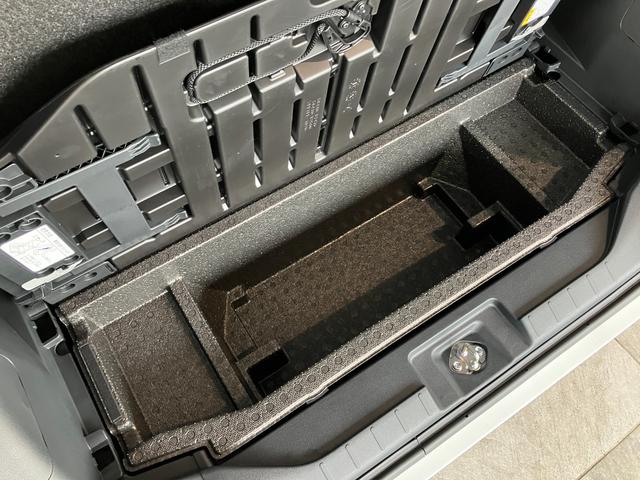 タントＸリミテッド　両側電動スライドドア　ＬＥＤ　届出済未使用車衝突被害軽減ブレーキ　コーナーセンサー　バックカメラ（ナビ装着時用）　両側電動スライドドア　前席シートヒーター　電動パーキングブレーキ　ＬＥＤ　オートライト　オートエアコン　スマートキー　エコアイドル（滋賀県）の中古車