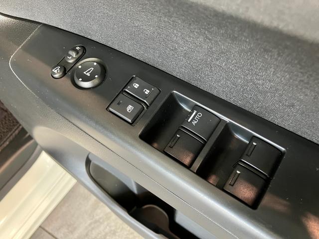 Ｎ−ＢＯＸカスタムＧ　ナビ　ＥＴＣ　ＨＩＤ　スマートキー　両側スライドドアナビ　ＵＳＢ　ＥＴＣ　ＨＩＤヘッドライト　オートライト　電動格納式ミラー　スマートキー　エコアイドル　両側スライドドア（滋賀県）の中古車