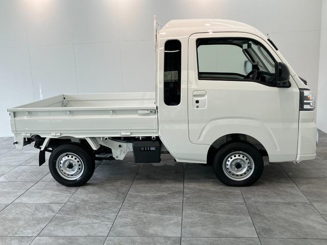 ハイゼットトラックジャンボエクストラ　４ＷＤ　５ＭＴ　ＬＥＤ　届出済未使用車衝突被害軽減ブレーキ　コーナーセンサー　ＬＥＤヘッドライト　オートライト　スマートキー　パワーウインドウ　電動格納式ミラー　荷台作業灯　４ＷＤ　デフロック　Ｈｉ−Ｌｏ切り替え　届出済未使用車（滋賀県）の中古車