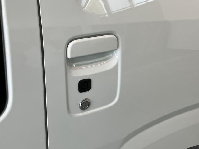 ハイゼットトラックジャンボエクストラ　４ＷＤ　５ＭＴ　ＬＥＤ　届出済未使用車衝突被害軽減ブレーキ　コーナーセンサー　ＬＥＤヘッドライト　オートライト　スマートキー　パワーウインドウ　電動格納式ミラー　荷台作業灯　４ＷＤ　デフロック　Ｈｉ−Ｌｏ切り替え　届出済未使用車（滋賀県）の中古車
