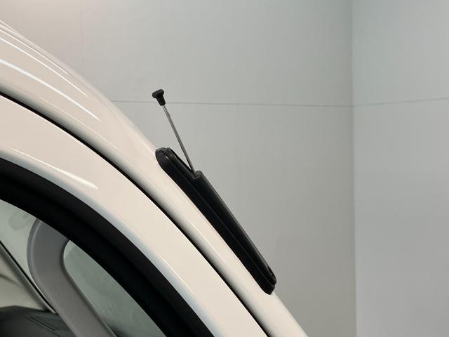 ハイゼットトラックジャンボエクストラ　４ＷＤ　５ＭＴ　ＬＥＤ　届出済未使用車衝突被害軽減ブレーキ　コーナーセンサー　ＬＥＤヘッドライト　オートライト　スマートキー　パワーウインドウ　電動格納式ミラー　荷台作業灯　４ＷＤ　デフロック　Ｈｉ−Ｌｏ切り替え　届出済未使用車（滋賀県）の中古車