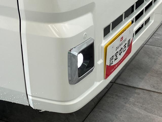 ハイゼットトラックジャンボエクストラ　４ＷＤ　５ＭＴ　ＬＥＤ　届出済未使用車衝突被害軽減ブレーキ　コーナーセンサー　ＬＥＤヘッドライト　オートライト　スマートキー　パワーウインドウ　電動格納式ミラー　荷台作業灯　４ＷＤ　デフロック　Ｈｉ−Ｌｏ切り替え　届出済未使用車（滋賀県）の中古車