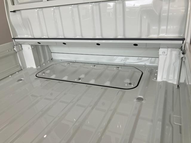 ハイゼットトラックジャンボエクストラ　４ＷＤ　５ＭＴ　ＬＥＤ　届出済未使用車衝突被害軽減ブレーキ　コーナーセンサー　ＬＥＤヘッドライト　オートライト　スマートキー　パワーウインドウ　電動格納式ミラー　荷台作業灯　４ＷＤ　デフロック　Ｈｉ−Ｌｏ切り替え　届出済未使用車（滋賀県）の中古車