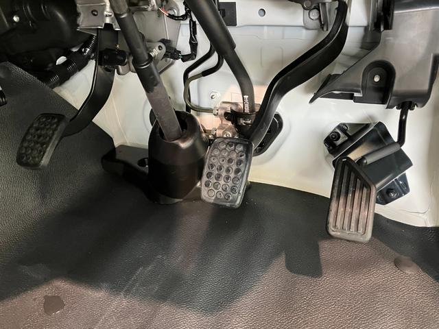ハイゼットトラックジャンボエクストラ　４ＷＤ　５ＭＴ　ＬＥＤ　届出済未使用車衝突被害軽減ブレーキ　コーナーセンサー　ＬＥＤヘッドライト　オートライト　スマートキー　パワーウインドウ　電動格納式ミラー　荷台作業灯　４ＷＤ　デフロック　Ｈｉ−Ｌｏ切り替え　届出済未使用車（滋賀県）の中古車