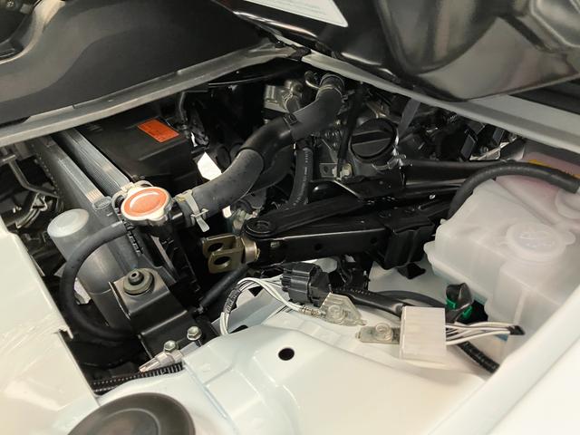 ハイゼットトラックジャンボエクストラ　４ＷＤ　５ＭＴ　ＬＥＤ　届出済未使用車衝突被害軽減ブレーキ　コーナーセンサー　ＬＥＤヘッドライト　オートライト　スマートキー　パワーウインドウ　電動格納式ミラー　荷台作業灯　４ＷＤ　デフロック　Ｈｉ−Ｌｏ切り替え　届出済未使用車（滋賀県）の中古車