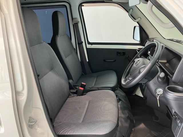 ハイゼットカーゴスペシャルSA3 4WD CDステレオ AT車 LEDライト衝突被害軽減ブレーキ スマアシ CDステレオ オートライト マニュアルレベリング 両側スライドドア LEDヘッドライト エコアイドル パートタイム4WD タイヤ4本新品交換済み(滋賀県)の中古車