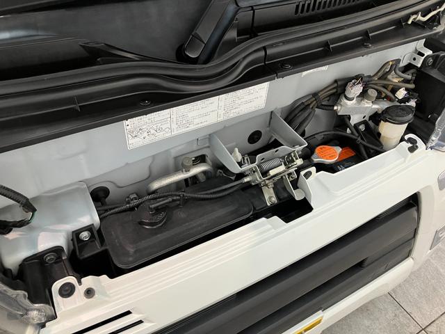 ハイゼットカーゴスペシャルSA3 4WD CDステレオ AT車 LEDライト衝突被害軽減ブレーキ スマアシ CDステレオ オートライト マニュアルレベリング 両側スライドドア LEDヘッドライト エコアイドル パートタイム4WD タイヤ4本新品交換済み(滋賀県)の中古車