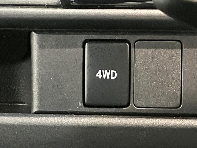 ハイゼットカーゴスペシャルSA3 4WD CDステレオ AT車 LEDライト衝突被害軽減ブレーキ スマアシ CDステレオ オートライト マニュアルレベリング 両側スライドドア LEDヘッドライト エコアイドル パートタイム4WD タイヤ4本新品交換済み(滋賀県)の中古車