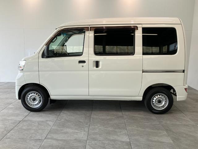 ハイゼットカーゴスペシャルSA3 4WD CDステレオ AT車 LEDライト衝突被害軽減ブレーキ スマアシ CDステレオ オートライト マニュアルレベリング 両側スライドドア LEDヘッドライト エコアイドル パートタイム4WD タイヤ4本新品交換済み(滋賀県)の中古車