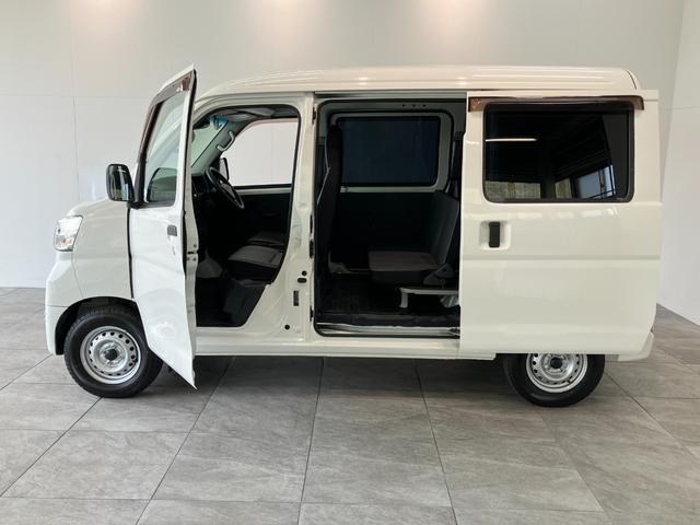 ハイゼットカーゴスペシャルSA3 4WD CDステレオ AT車 LEDライト衝突被害軽減ブレーキ スマアシ CDステレオ オートライト マニュアルレベリング 両側スライドドア LEDヘッドライト エコアイドル パートタイム4WD タイヤ4本新品交換済み(滋賀県)の中古車