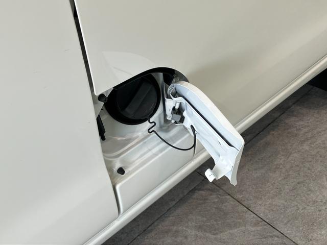 ハイゼットカーゴスペシャルSA3 4WD CDステレオ AT車 LEDライト衝突被害軽減ブレーキ スマアシ CDステレオ オートライト マニュアルレベリング 両側スライドドア LEDヘッドライト エコアイドル パートタイム4WD タイヤ4本新品交換済み(滋賀県)の中古車