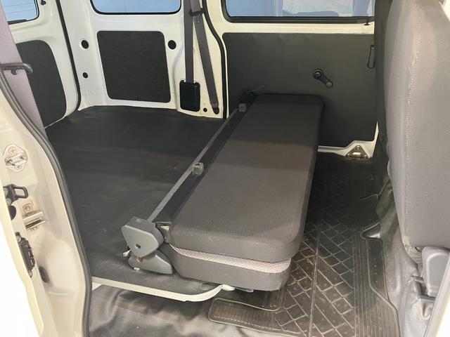 ハイゼットカーゴスペシャルSA3 4WD CDステレオ AT車 LEDライト衝突被害軽減ブレーキ スマアシ CDステレオ オートライト マニュアルレベリング 両側スライドドア LEDヘッドライト エコアイドル パートタイム4WD タイヤ4本新品交換済み(滋賀県)の中古車