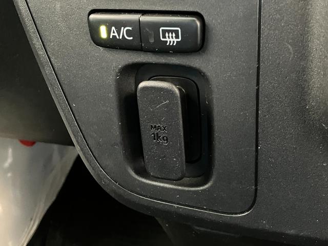 ハイゼットカーゴスペシャルSA3 4WD CDステレオ AT車 LEDライト衝突被害軽減ブレーキ スマアシ CDステレオ オートライト マニュアルレベリング 両側スライドドア LEDヘッドライト エコアイドル パートタイム4WD タイヤ4本新品交換済み(滋賀県)の中古車